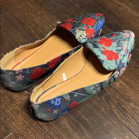 Floral Loafers - Picture 1 of 3